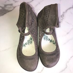 El Naturalista Heeled Leather Booties